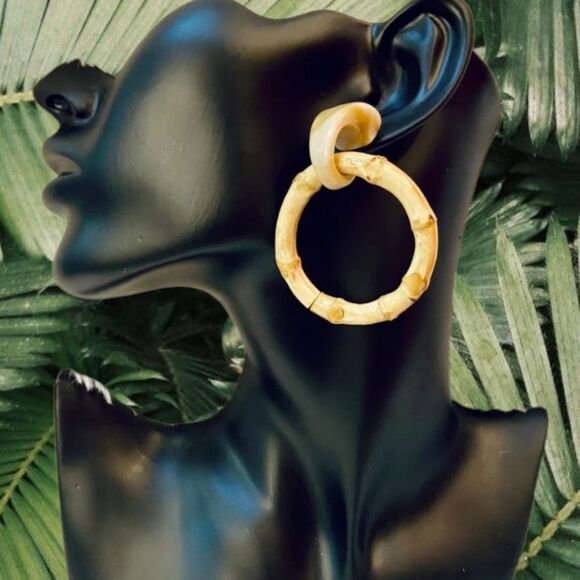 New ANTHRO Rattan circle hoop marble resin drop earrings - Picture 3 of 8